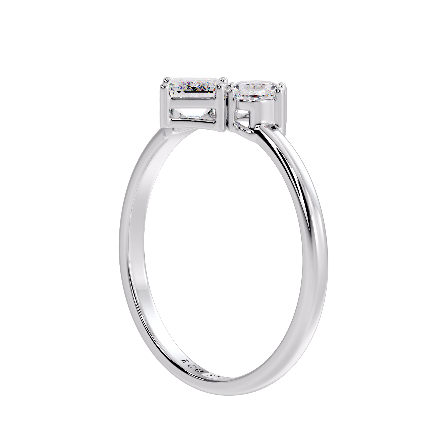 OVAL & EMERALD RING