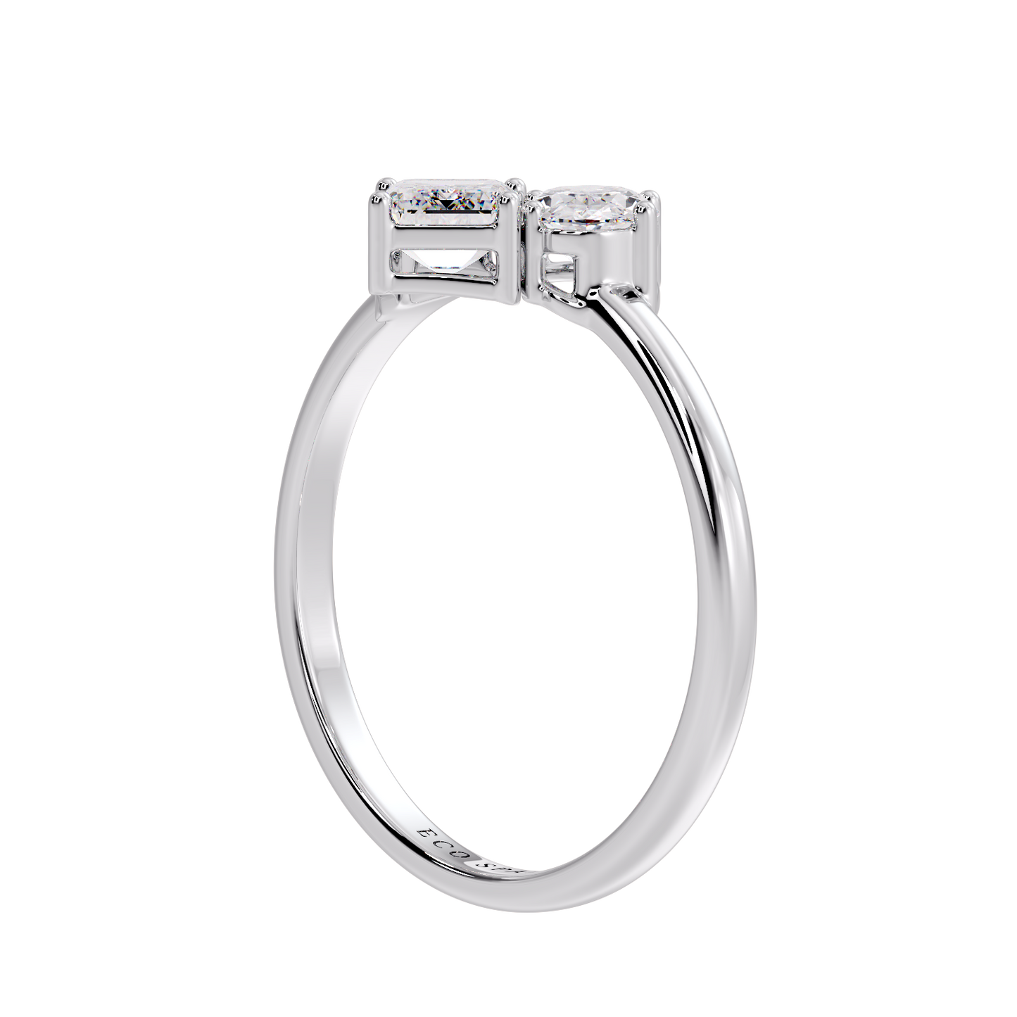 OVAL & EMERALD RING